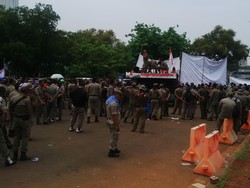 Satpol PP Ingin Jadi PNS, Ahok: Nggak Bisa, Itu Kesalahan Politik Dulu