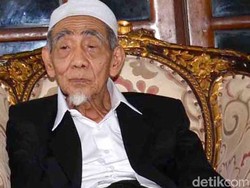 Kecintaan Mbah Moen kepada Mekah yang Jadi Persemayaman Terakhir