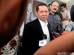 Lino Bersikukuh Pengadaan Crane Pelindo Sesuai Prosedur