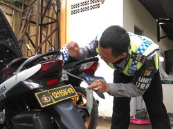 Ini Aiptu Tasripin, Polantas di Jakpus yang Suka Berbagi Bensin