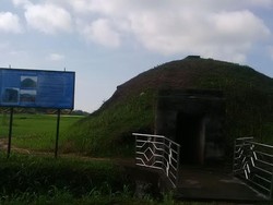 Melihat Bandara Kuabang Kao yang Ada Bunker dan Lorong Tanah