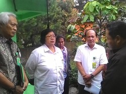 Antisipasi Banjir, Menteri Siti Sidak ke Pemantau Aliran Sungai di Bogor