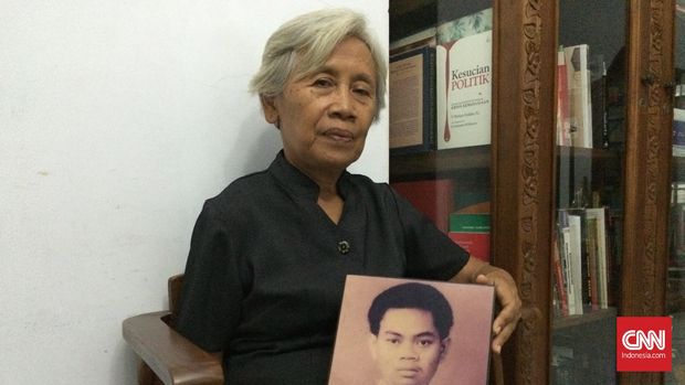 Maria Katarina Sumarsih, ibu BR Norma Irmawan, mahasiswa Universitas Atma Jaya Jakarta yang tewas dalam Tragedi Semanggi I, 13 November 1998. (CNN Indonesia/Prima Gumilang)