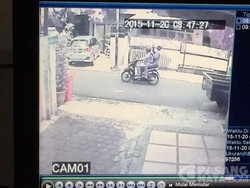 Penampakan Begal Motor di CCTV yang Tembak Driver Go-Jek di Senen