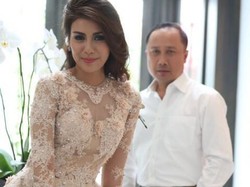 Kisah Cinta Presenter TvOne Winny Charita dan Kapolda Kalsel Hingga ke Pelaminan