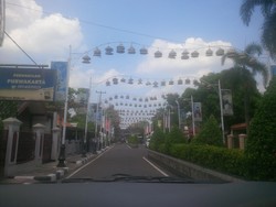 Spiritualitas di Balik Caping Melayang dan Anyaman Bambu di Purwakarta
