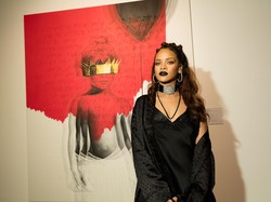 Rihanna Bantah Luncurkan Produk Marijuana