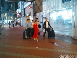 Penasaran Melihat Orang Lalu Lalang dengan Koper Besar di Hong Kong