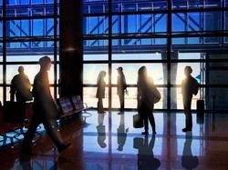 Tips Agar Tetap Segar dan Tidak Bosan Saat Terbang Hingga Belasan Jam