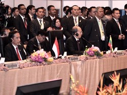 Di Forum KTT Asia Timur Jokowi Bicarakan Indonesia Jadi Poros Maritim Dunia