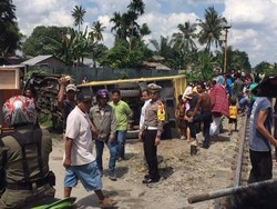 Kereta Api Tabrak Truk di Sumut, 1 Orang Tewas