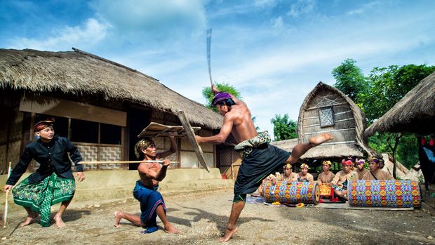 Tradisi Peresean Suku Sasak, Lombok
