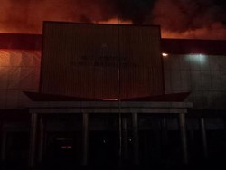 Kantor Dispenda Sumatera Utara Kebakaran, 30 Unit Damkar Diterjunkan