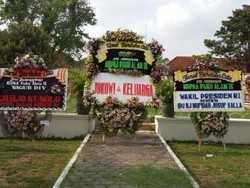 Pakualam IX Dimakamkan Hari Ini, Jokowi dan Para Petinggi Beri Karangan Bunga