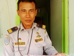 Dedikasi Iskandar Pak Dishub Paku yang Hobi Kerja Tak Kenal Lelah