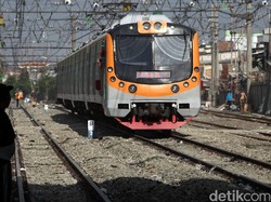 KRL Bogor-Jakarta Sudah Beroperasi Normal Tetapi Melambat di Stasiun Citayam