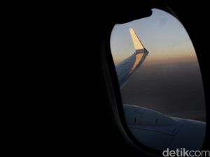 Saat Penumpang Tak Sengaja Pecahkan Kaca Jendela Pesawat Saat Penumpang Tak Sengaja Pecahkan Kaca Jendela Pesawat
