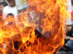 5 Orang Tewas, Damkar Ungkap Kebakaran di Jakut Berawal dari Charge Mobil Listrik