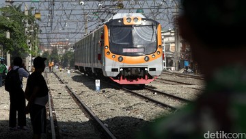 KRL Tanjung Priok-Jakarta Kota: Panduan Rute Terkini dan Unik.
