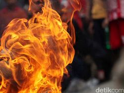 Sadis! Pria di Sidoarjo Bakar Istri dan Anaknya Hidup-hidup