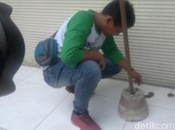 Polisi Usut Pembakaran Bendera PDIP oleh Kepala Desa di Sidoarjo