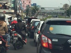Imbas Wisuda di Balai Sudirman Macetnya Kemana-mana, ini Penampakannya