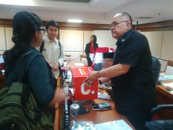 Aktivis Serahkan 80 Ribu Tanda Tangan Petisi Pecat Ketua DPR ke MKD