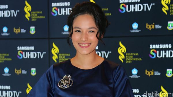 Chelsea Islan Cantik dan Elegan di FFI 2015