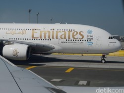 Kesaksian Penumpang Emirates Soal Sakit Massal di Pesawat