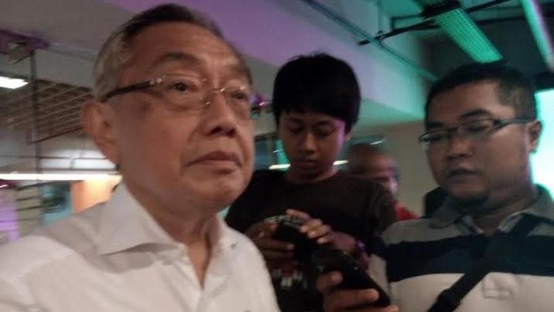 UMK Jatim 2016 Ditetapkan, Sinyal PHK dan Pensiun Dini Hantui Pekerja UMK Jatim 2016 Ditetapkan, Sinyal PHK dan Pensiun Dini Hantui Pekerja