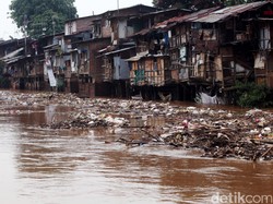 Pemkot Jaksel Layangkan SP3, Rumah-rumah di Bantaran Ciliwung Segera Dibongkar