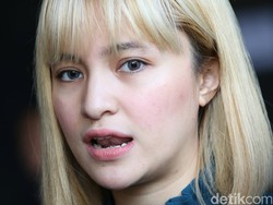 Marshanda yang Kini Berambut Pirang