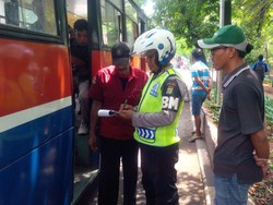 Polisi Ingatkan Sopir Angkot, Tak Tutup Pintu Kendaraan Terancam Bui