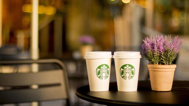 Ilustrasi gelas kopi Starbucks