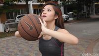 Natalie Zenn Asyik Main Basket