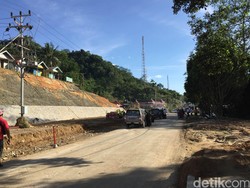 Menengok Pelebaran Akses Jalan Perbatasan Indonesia-Malaysia di Entikong