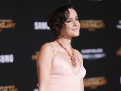 Kenalan dengan Jena Malone, Si Cewek Botak di Mockingjay Part 2