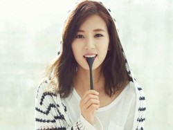 Chorong A Pink Seksi dan Sporty di Pemotretan Majalah