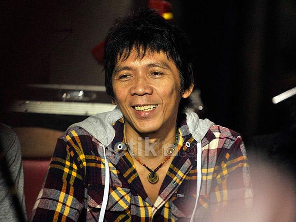 Bimbim Ceritakan Peran Titi Qadarsih dalam Karier Slank Bimbim Ceritakan Peran Titi Qadarsih dalam Karier Slank