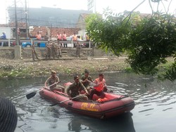 Polisi Gelar Simulasi, Siapkan Penanganan Banjir di Tambora Jakbar