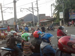 Terobos Palang Kereta Sampai Main HP Saat Berkendara Didenda Rp 750 Ribu