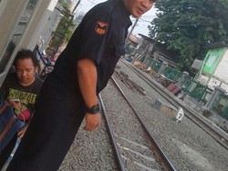 Penjaga Perlintasan Sudah Beri Peringatan 2 Jari ke Sopir TransJ