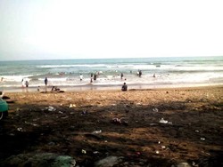 Pelajar yang Hilang Tergulung Ombak di Pelabuhan Ratu Ditemukan Tewas