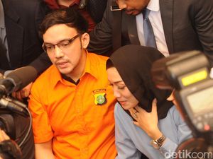 Diana Dikabarkan Hamil, Ini Kata Sandy Tumiwa