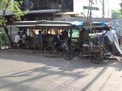 Bayi ini Masih Hidup saat Ditemukan di Warung Kopi