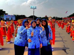 Penampilan Gandrung Sewu Jadi Ajang Selfie HUT Korpri di Surabaya