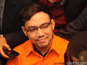 Sandy Tumiwa Emosi pada Komentar Tessa Kaunang