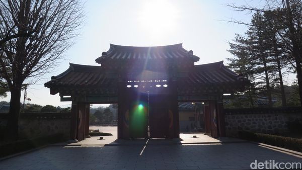 Jalan-jalan ke Lokasi Syuting K-Drama Saimdang-The Herstory