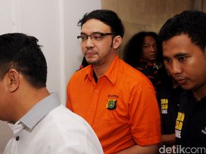 Ditangkap karena Sabu, Sandy Tumiwa Ngaku Lagi Galau Ditangkap karena Sabu, Sandy Tumiwa Ngaku Lagi Galau