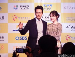 Disapa Ramah oleh Song Seung Hun dan Lee Young Ae di Negeri KPop